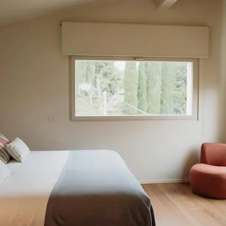 Dom wakacyjny Modern House Among Olive Trees