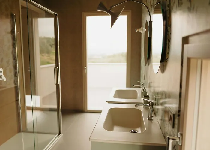 Modern House Among Olive Trees Hébergement de vacances Spoltore