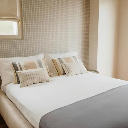 Modern House Among Olive Trees Ferienhaus